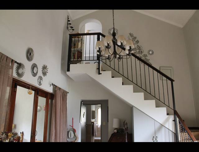 3 BEDROOM TOWNHOUSE FOR SALE IN THE COVES